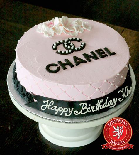 pink chanel cake|trendy Chanel cakes.